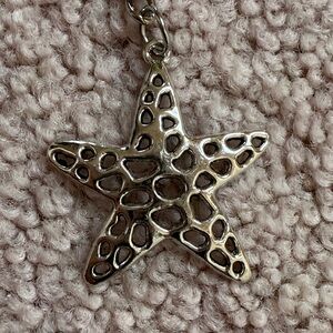 🔥10/$15 Silver Starfish Keychain